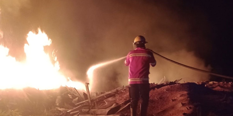 Controlaron un incendio de gran magnitud en Los Helechos incendio