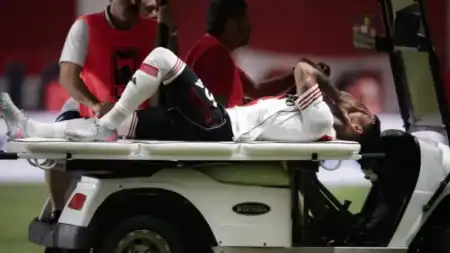El misionero Portillo sufrió una dura lesión y encendió las alarmas Juan Carlos Portillo sufrió una grave lesión en la rodilla derecha en la derrota de River ante Argentinos Juniors y salió llorando del campo.