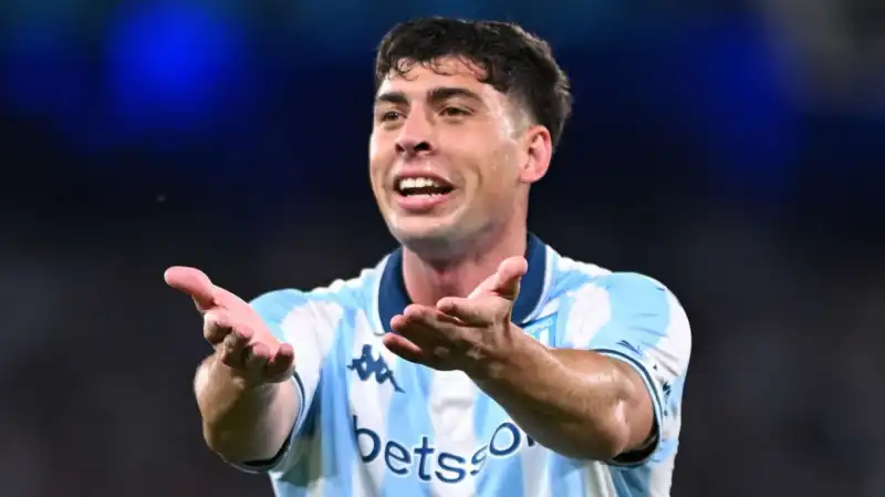 Juan Nardoni está cerca de dejar Racing tras una oferta millonaria de Gremio. El mediocampista no jugó ante Tigre y la dirigencia habría aceptado la propuesta del club brasileño.