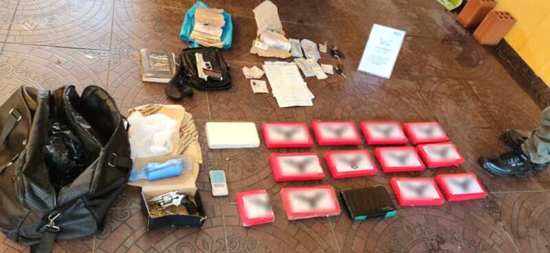 Golpe al narcotráfico en Misiones y Formosa: 14 allanamientos y siete detenidos 5 misiones formosa 14 allanamientos 7 detenidos 2 - 4