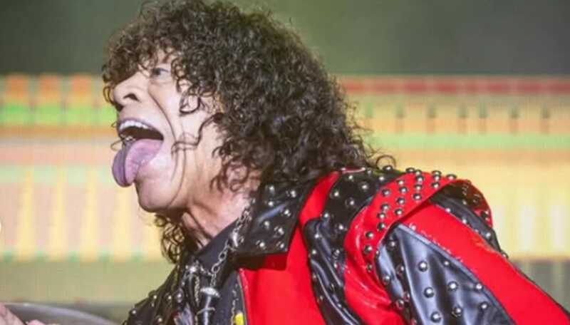 Calor extremo marcó el show de La Mona Jiménez en Córdoba 2 calor mona
