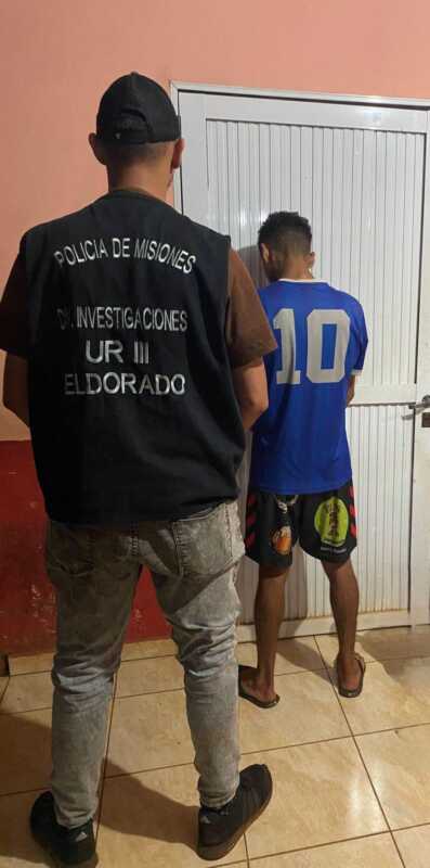 policial detenido - 3