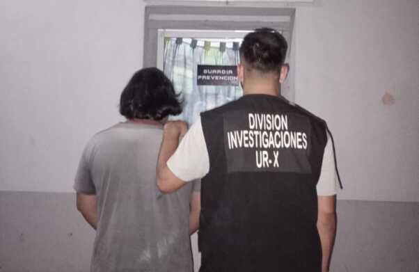 San José: Dos detenidos tras el robo de cables y cámaras en un galpón Dos hombres fueron detenidos tras el robo de cables y cámaras en un galpón del Paraje Pindapoy, en San José, luego de un operativo coordinado con Posadas.
