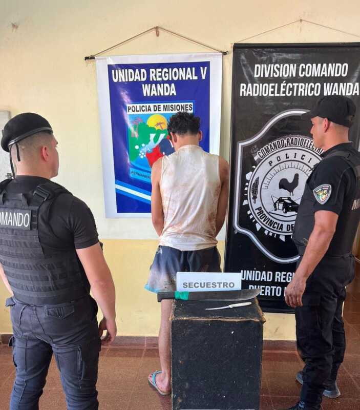 Procedimientos policiales en Misiones: cuatro detenidos tras operativos por amenazas, disturbios y evasión de controles Operativos policiales en distintos puntos de Misiones terminaron con cuatro detenidos y el secuestro de armas blancas.