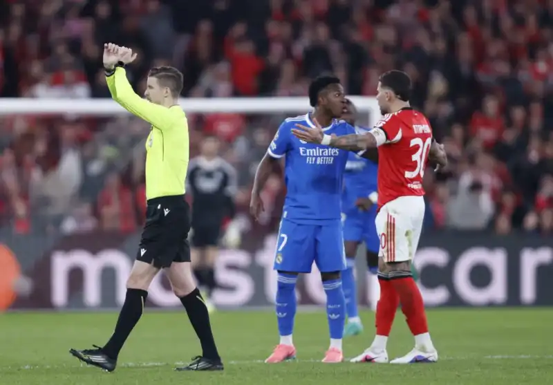 Jugadores respaldaron a Vinicius tras la denuncia contra Prestianni en la Champions 4 Tras el cruce entre Vinicius y Prestianni en la Champions League, figuras del deporte mundial expresaron su apoyo al brasileño, quien denunció comentarios racistas en el duelo entre Benfica y Real Madrid.