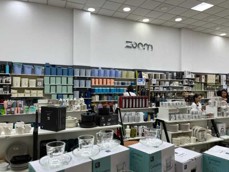 Cierra Zoom: otro comercio que no logró sostener la ecuación económica 3 La baja rotación y la presión de los costos aceleraron la decisión de cierre.