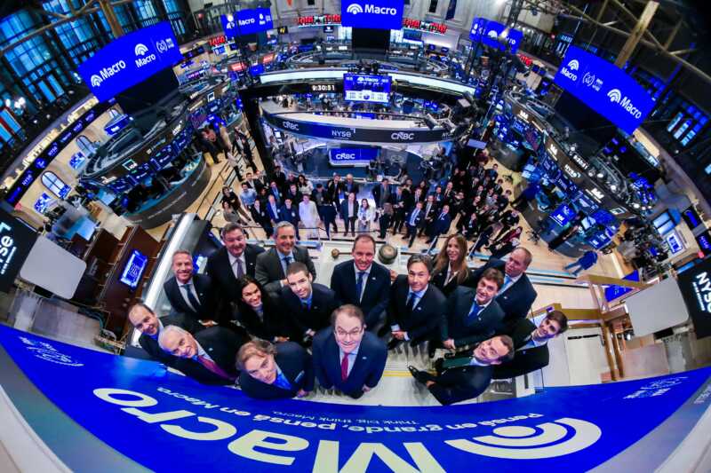 Banco Macro celebró 20 años en la bolsa de Nueva York: solidez internacional y compromiso con el futuro de Argentina 4 4 - 3