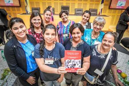 Presentaron en la Legislatura un libro sobre la mujer rural misionera 5 dsc02107 - 3