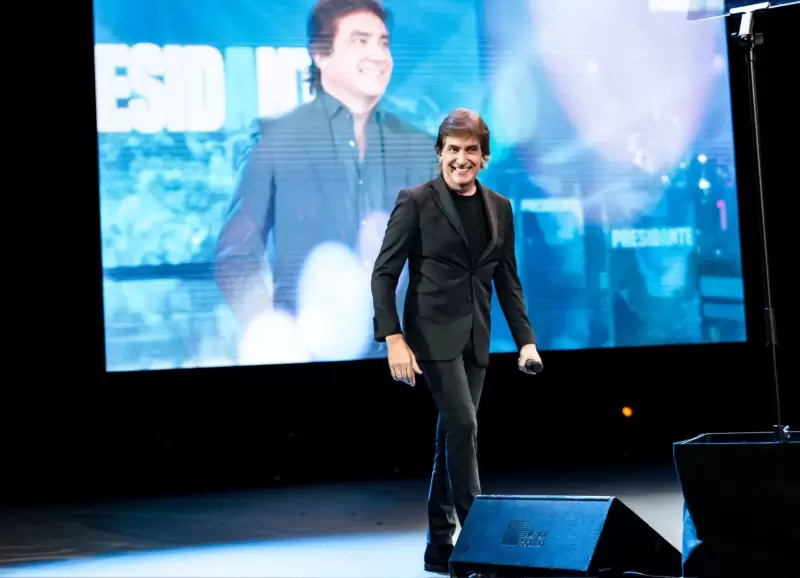 Dante Gebel lanzó su candidatura presidencial: “La carrera por la presidencia ya comenzó” 4 - 3