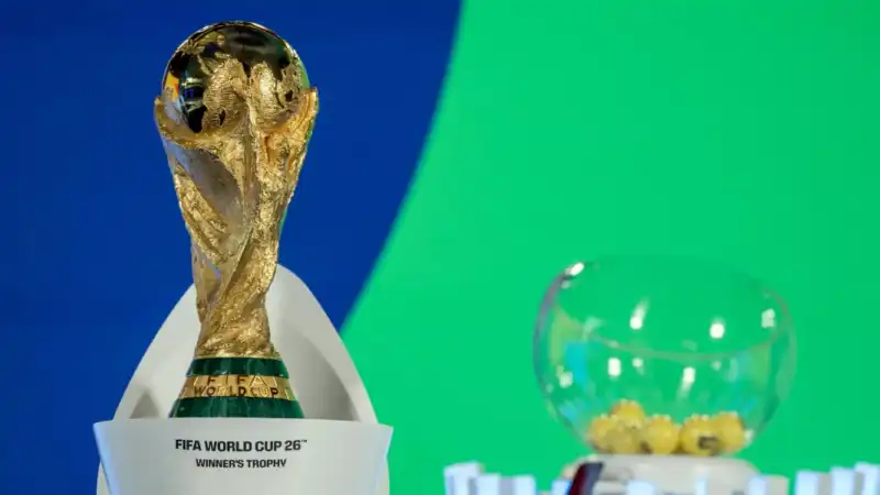 En la previa de los amistosos, Argentina cayó al tercer puesto del ranking FIFA tras el avance de Francia 2 81000 se actualizo el ranking fifa y se definio como quedaron los bombos para el sorteo del mundial 1 - 1
