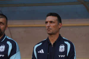 Con el primer puesto del Grupo J asegurado, Lionel Scaloni analiza una rotación en la Selección argentina para el partido ante Jordania. Messi, Romero y otros titulares podrían descansar.