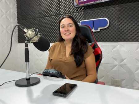 Firmarán un convenio entre Misiones y Paraguay para una diplomatura en comunicación política y opinión pública Carla Chini abordó temas vinculados a la opinión pública, la comunicación política, la investigación electoral y las estrategias que influyen en la construcción del voto.
