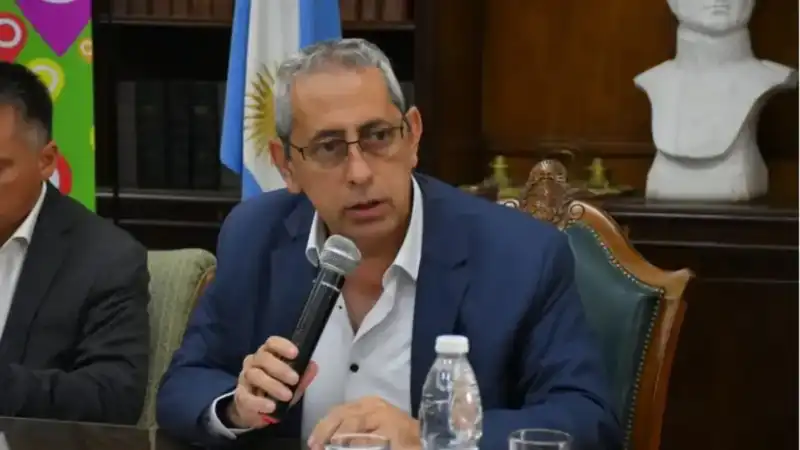 Renunció el ministro de Hacienda de Corrientes por descuentos a docentes Corrientes