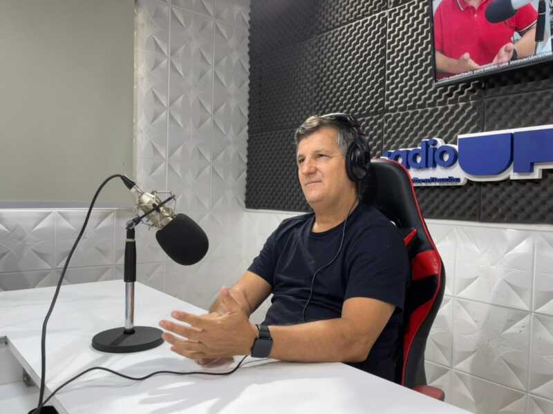 El educador y filósofo Eduardo Cazenave reflexiona sobre el impacto de la tecnología y la inteligencia artificial en el futuro de la educación.