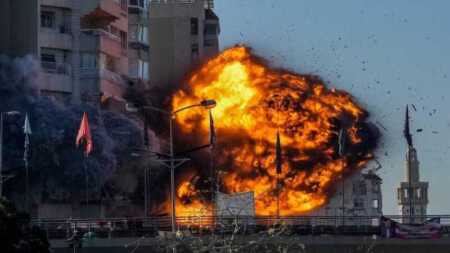 Israel lanzó una nueva ola de ataques aéreos en Beirut LIBANO2 - 5