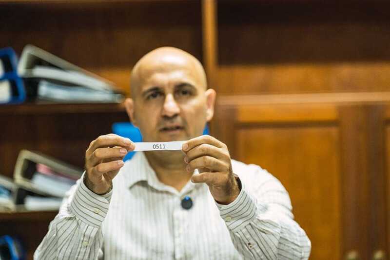 Leandro N. Alem: más de 200 familias de dieron un paso hacia el sueño del lote propio Más de 200 vecinos de Leandro N. Alem accedieron a su lote a través del Banco de Tierras Municipal, un programa que busca facilitar el acceso a la tierra y promover el desarrollo urbano.