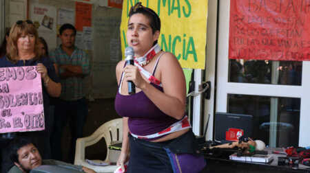 Murió Mariana Pizarro: investigan el fallecimiento de la docente y activista hallada en un colectivo en Posadas Mariana Pizarro fue hallada sin vida en un colectivo de larga distancia al arribar a Posadas; investigan las causas del fallecimiento.
