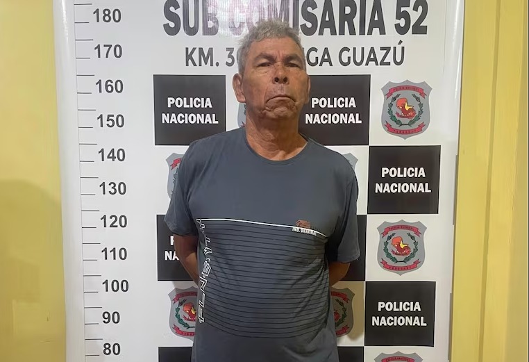 Minga Guazú: mató a su hijo de un escopetazo al intervenir en una pelea familiar Un hombre de 69 años mató a su hijo en Minga Guazú tras intervenir en una discusión familiar. Estaba alcoholizado y fue detenido.
