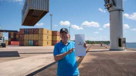 Passalacqua dispuso el llamado a licitación para la concesión del Puerto de Posadas El Gobierno de Misiones impulsa la concesión del Puerto de Posadas para ampliar su capacidad y atraer inversiones privadas.