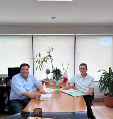 Reunion laboral del intendente de San Vicente y del titular del Iprodha ultimando los detalles del lanzamiento de la convocatoria - 3