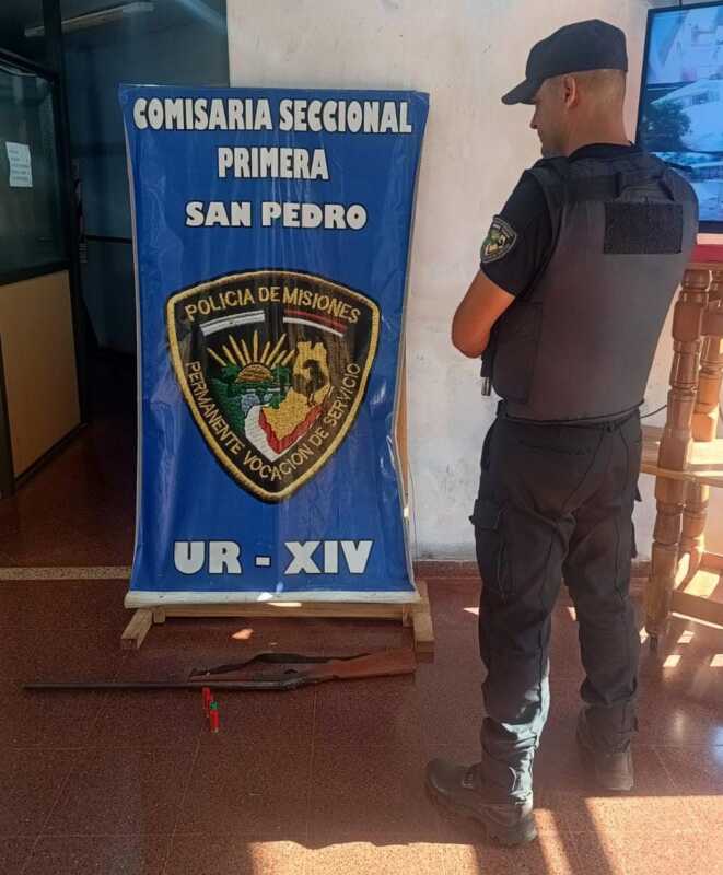 Usurpación en zona rural de San Pedro: secuestran arma de fuego y motocicleta en un lote privado 2 El procedimiento se realizó en el lote 114, a ocho kilómetros de la rotonda Palmera Boca–San Pedro, en el marco de recorridas de control rural.
