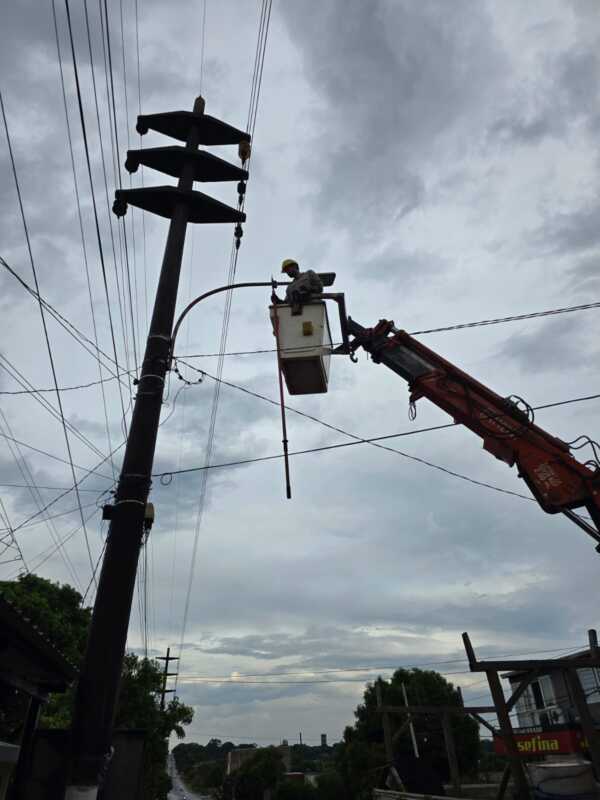 Temporal en Posadas: EMSA trabaja para reparar daños en la red eléctrica 3 WhatsApp Image 2026 03 06 at 17.13.17 - 2