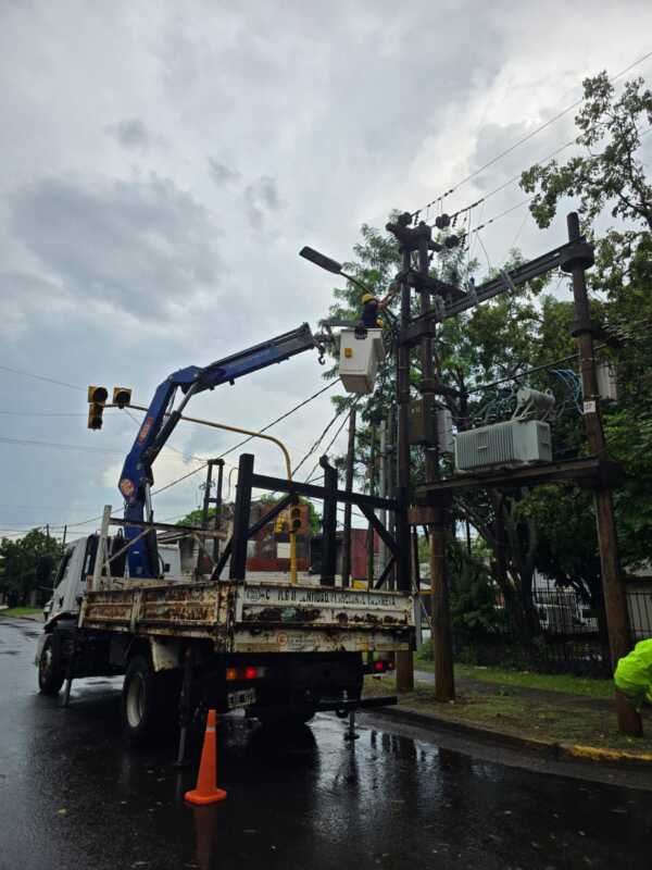 Temporal en Posadas: EMSA trabaja para reparar daños en la red eléctrica 7 WhatsApp Image 2026 03 06 at 17.13.18 - 6