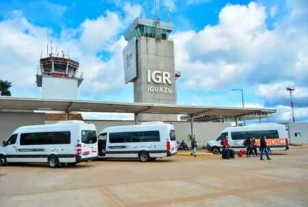 Falsa alarma: una valija olvidada obligó a evacuar el aeropuerto de Iguazú por posible amenaza de bomba amenaza de bomba en Iguazú
