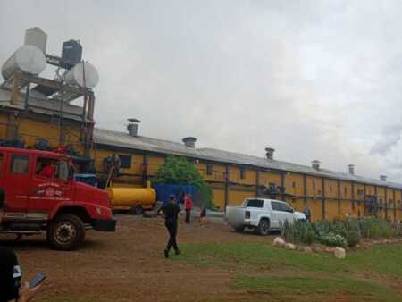 Apóstoles: bomberos trabajan para sofocar un incendio en un secadero de yerba mate WhatsApp Image 2026 03 11 at 17.19.211111 - 1