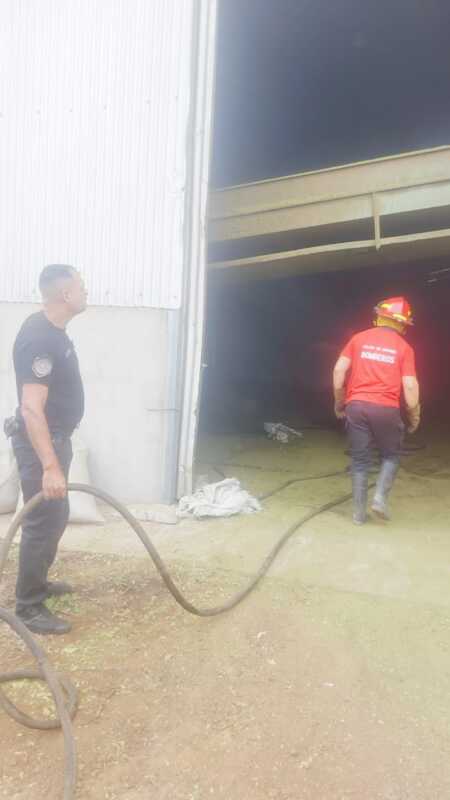 Incendio en un secadero de yerba mate sobre la Ruta Provincial 1 en Apóstoles