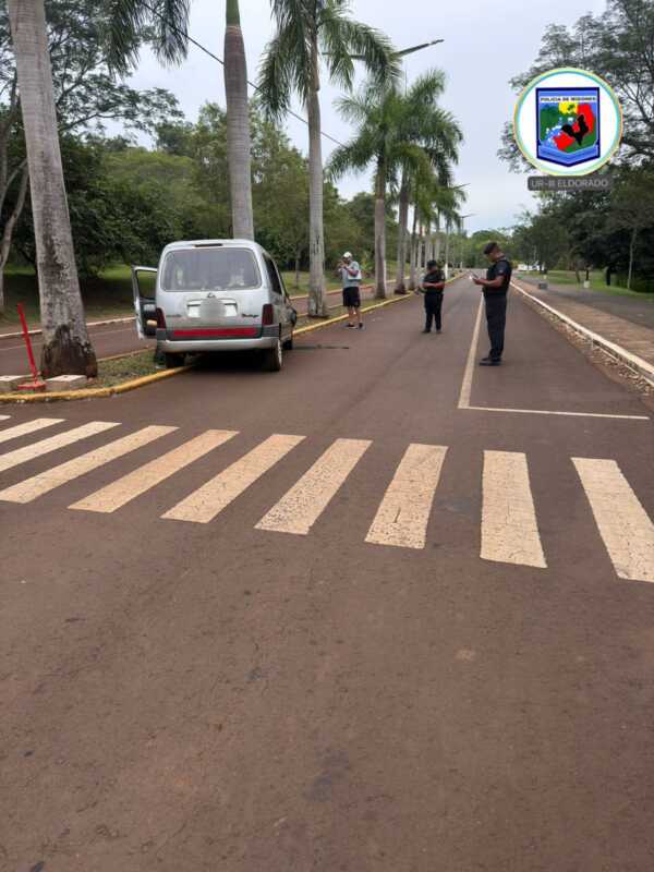 Eldorado: septuagenario chocó contra una palmera y fue hospitalizado 2 Un hombre de 76 años se descompensó, chocó contra una palmera y terminó hospitalizado en Eldorado