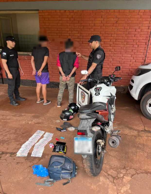Dos detenidos y tres vehículos recuperados en operativos policiales en Misiones 2 Dos detenidos en Misiones por intentar vender una moto con pedido de secuestro