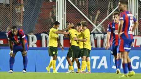 Defensa y Justicia goleó 5-2 a San Lorenzo, que se fue insultado por los hinchas Defensa y Justicia goleó a San Lorenzo