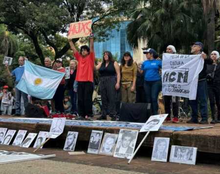 Posadas marchó a 50 años del golpe militar