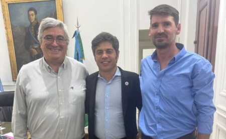 Javier Rodríguez (ministro de Desarrollo Agrario de la provincia de Buenos Aires) Axel Kicillof (gobernador de Buenos Aires) Gastón Borsini, pte. de la Confederación General de la Producción de la República Argentina