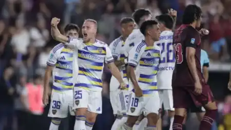Santiago Ascacíbar sufrió una lesión muscular en Boca y estará fuera tres semanas. Se pierde el duelo ante Instituto y preocupa su ausencia en el mediocampo.