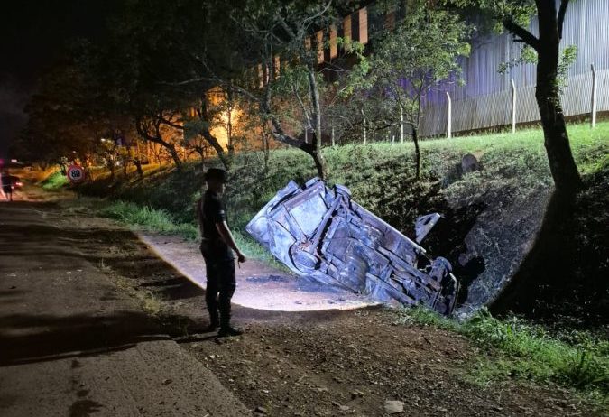 Violento choque en Ruta 12: un auto se incendió tras el impacto choque