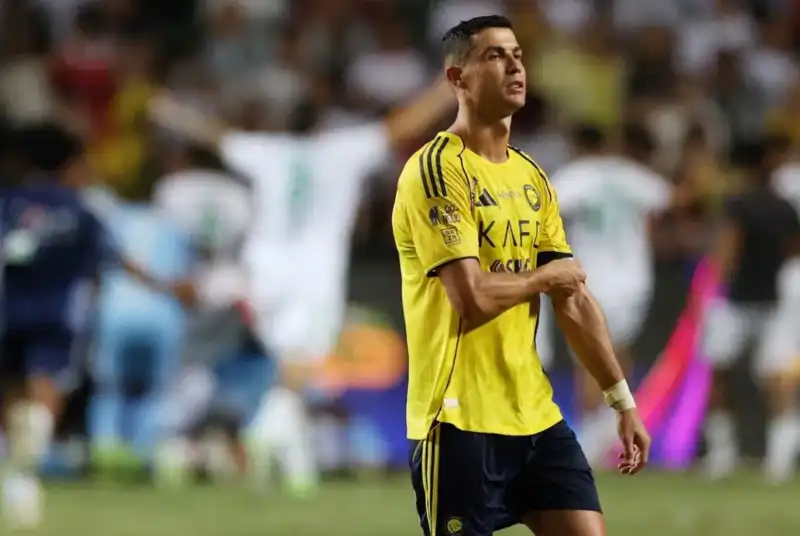 Cristiano Ronaldo viajó a Madrid junto a su familia tras los ataques a la Embajada de Estados Unidos en Arabia Saudita. Crece la tensión en Medio Oriente.