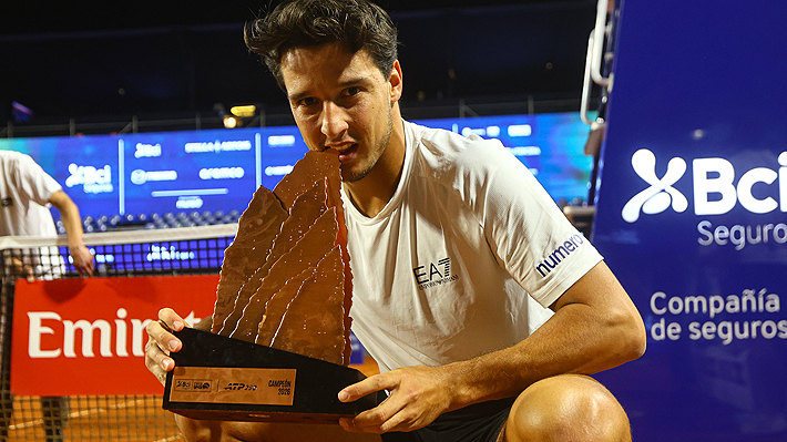 Luciano Darderi gritó campeón en Santiago y cerró a lo grande la gira sudamericana 2 Luciano Darderi venció a Yannick Hanfmann y se consagró campeón del ATP 250 de Santiago. Es su quinto título ATP y el primero de la temporada.