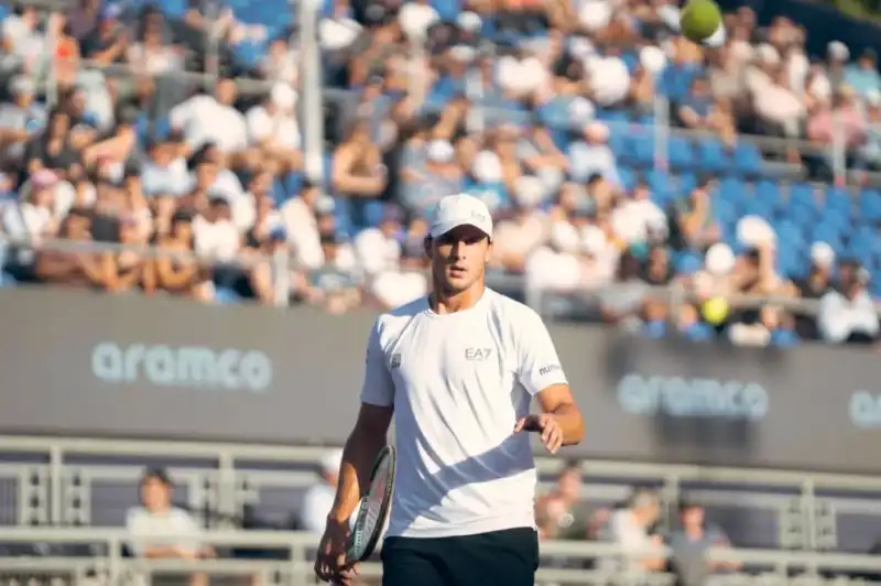 Luciano Darderi gritó campeón en Santiago y cerró a lo grande la gira sudamericana 3 Luciano Darderi venció a Yannick Hanfmann y se consagró campeón del ATP 250 de Santiago. Es su quinto título ATP y el primero de la temporada.
