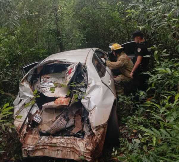 Despiste en El Soberbio: una conductora resultó lesionada tras perder el control de su vehículo sobre la Ruta Provincial 2 El vehículo terminó a un costado de la Ruta Provincial 2 luego del despiste ocurrido en la mañana de este lunes en El Soberbio.