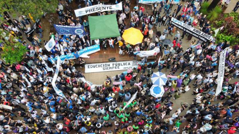 Paro universitario: docentes profundizan la medida hasta el 30 de marzo y denuncian fuerte deterioro salarial 2 docentes universitarios - 1