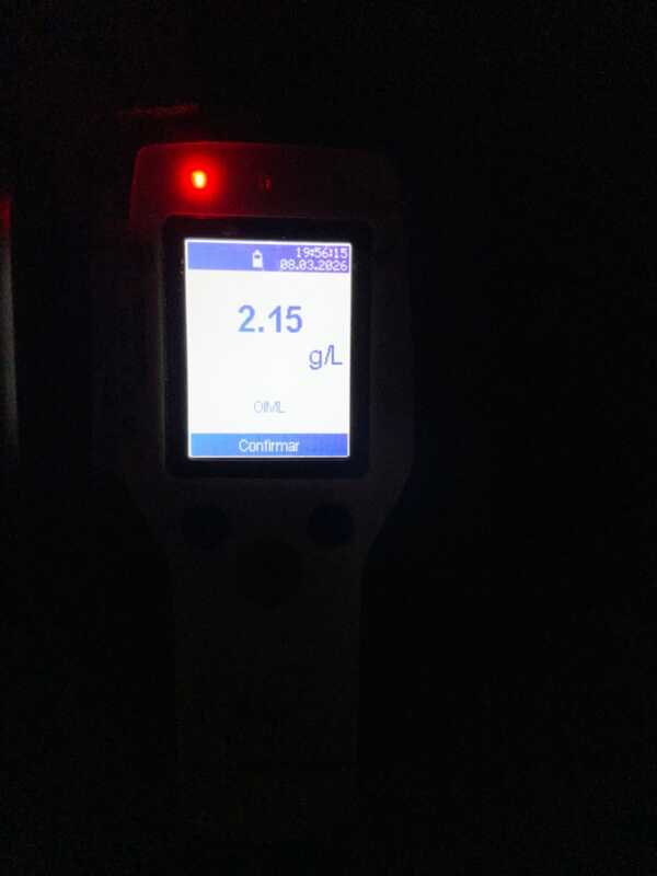 En Puerto Rico, un automovilista fue interceptado en pleno centro y el test de alcoholemia arrojó 2,15 gramos de alcohol en sangre.