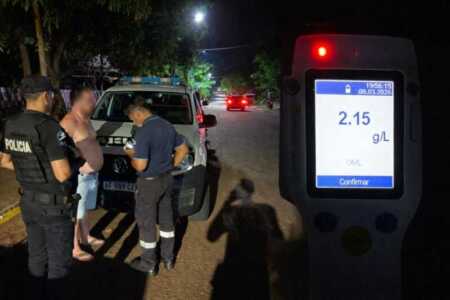 Los procedimientos se realizaron el domingo por la noche en Apóstoles y Puerto Rico. Ambos conductores circulaban bajo los efectos del alcohol y sus vehículos fueron retenidos.