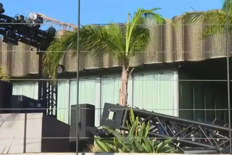 Derrumbe en boliche de Costanera Norte: hay al menos 15 heridos 6 escenario derrumbado - 5