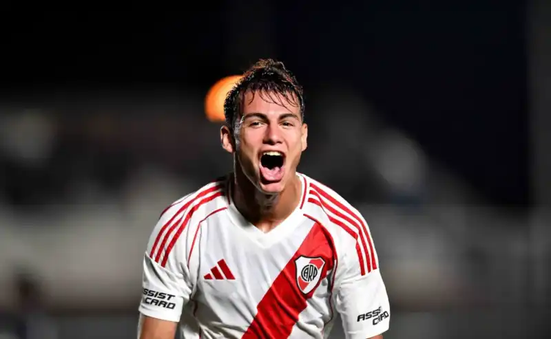 River visita a Huracán en el Ducó con el debut de Eduardo Coudet como DT. El Globo tendrá solo 15 mil hinchas habilitados en el estadio.