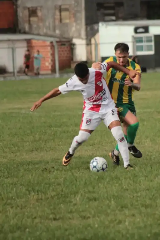 Guaraní no arranca: otra derrota y preocupación creciente en Villa Sarita 1 Guaraní Antonio Franco volvió a perder en la Superliga posadeña, esta vez ante La Picada, y suma dos derrotas en dos fechas.