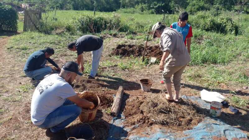 Construyen casas de barro en Posadas con técnicas milenarias para viviendas saludables Posadas casas barro