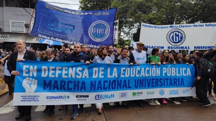 Paro universitario: docentes profundizan la medida hasta el 30 de marzo y denuncian fuerte deterioro salarial La marcha se da en medio de tensiones con el gobierno de Javier Milei por el rol de la universidad pública.