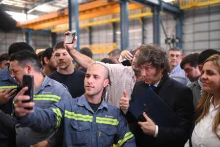 La CGT pidió en Tribunales que declaren inconstitucional la reforma laboral milei y trabajadores reforma laboral - 1